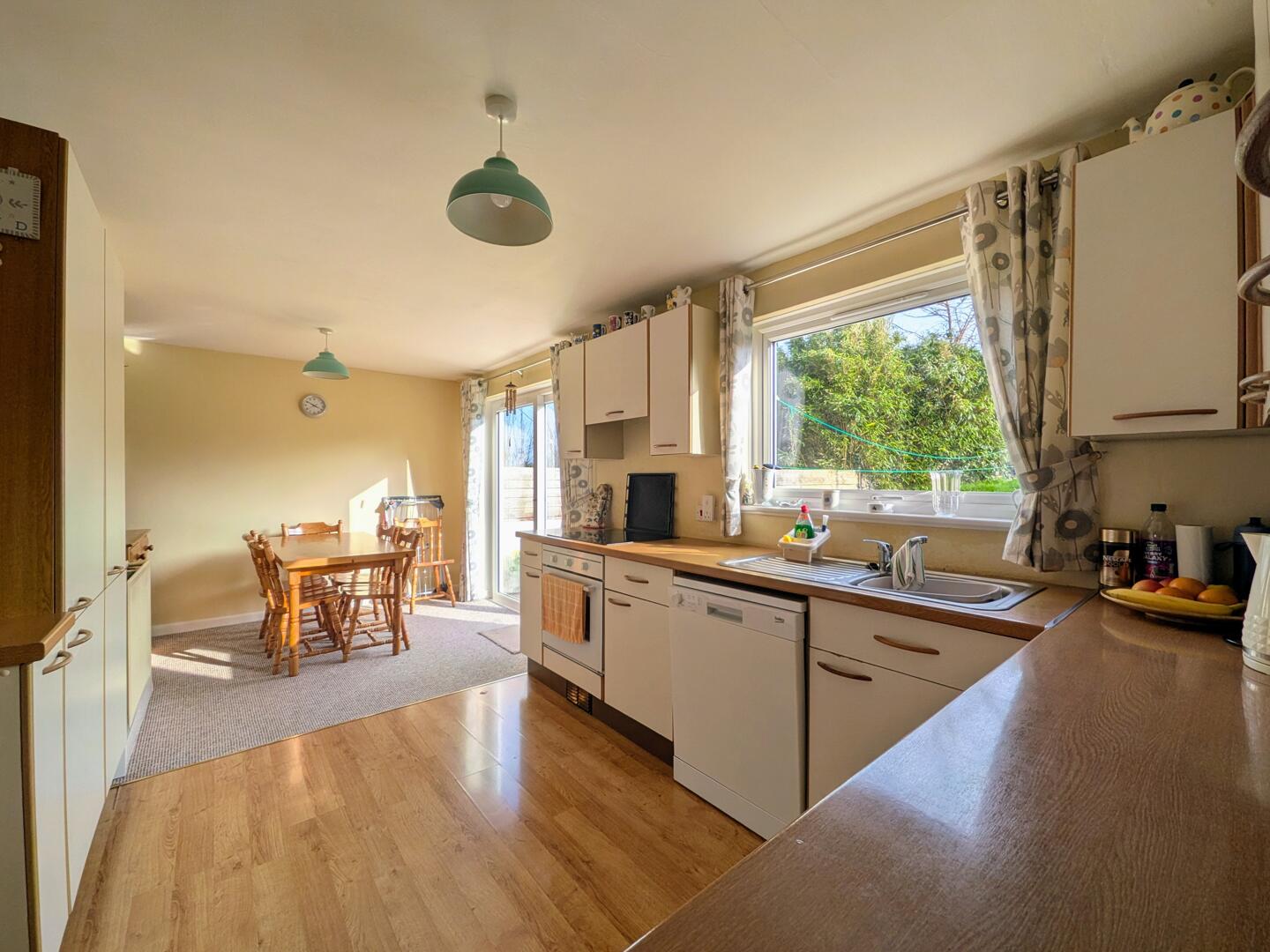 5 bed property in Richards Crescent, Truro